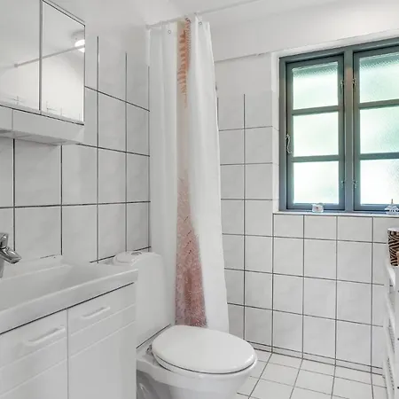 펜션 4 Bedroom Awesome In *